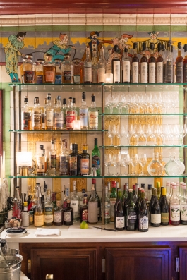 LE CLOW BAR. Paris © Photo by François Cavelier