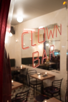 LE CLOW BAR. Paris © Photo by François Cavelier