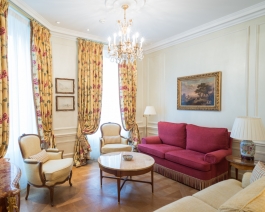 Le Bristol Hotel. Paris © Photo by François Cavelier