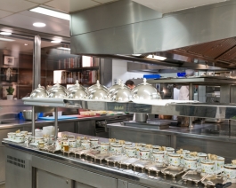 Le Bristol Hotel. Paris © Photo by François Cavelier