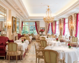 Le Bristol Hotel. Paris © Photo by François Cavelier