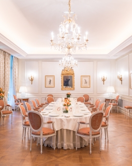 Le Bristol Hotel. Paris © Photo by François Cavelier