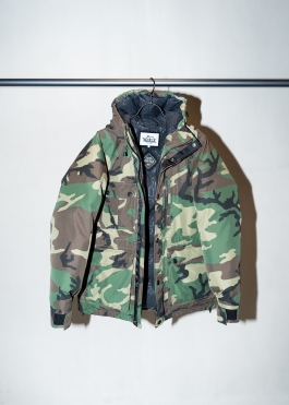 Woolrich Japan was co-founded with Japanese technical outdoor-wear experts Goldwin. Woolrich advertises itself as the oldest American outdoor clothing label