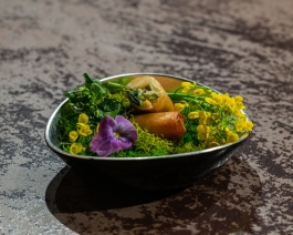 AUBE Nishitenma Kita-Ku Osaka Owned by chef Koji Azuma the scientist of neo-Chinese cuisine, AUBE, a luxury 6-seats counter. Photos by Francois Cavelier 