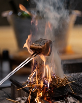 FALÒ Daikanyama Tokyo A lava-cave Italian-inspired Izakaya hidden away in the subsoil of a concrete building in the voguish Daikanyama sector. Francois Cavelier