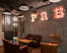 PR BAR Kitaaoyama Tokyo. Craft cocktail made by the Bartender Mixologist Takeshi Uzuka. Best-selling Must-try cocktail Apple Pie. Photographs Francois Cavelier