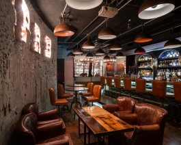 PR BAR Kitaaoyama Tokyo. Craft cocktail made by the Bartender Mixologist Takeshi Uzuka. Best-selling Must-try cocktail Apple Pie. Photographs Francois Cavelier