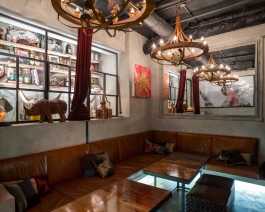 PR BAR Kitaaoyama Tokyo. Craft cocktail made by the Bartender Mixologist Takeshi Uzuka. Best-selling Must-try cocktail Apple Pie. Photographs Francois Cavelier