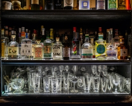 PR BAR Kitaaoyama Tokyo. Craft cocktail made by the Bartender Mixologist Takeshi Uzuka. Best-selling Must-try cocktail Apple Pie. Photographs Francois Cavelier