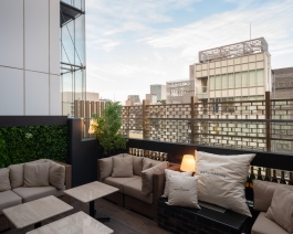 PENTHOUSE GARDEN Ginza Tokyo Japan. Bartender Mixologist Kiyotaka Sugano top-notch cocktails wide range of gins and whiskeys. Photographs by Francois Cavelier