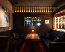 PENTHOUSE GARDEN Ginza Tokyo Japan. Bartender Mixologist Kiyotaka Sugano top-notch cocktails wide range of gins and whiskeys. Photographs by Francois Cavelier