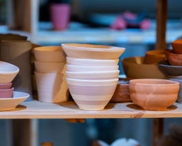 SAIDEIGAMA Jingumae Shibuya located in the fancy Omotesando area, Saideigama studio offers the largest pottery workshop ancestral Japanese craft